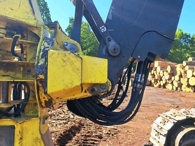 2016-deere-853m-image-21