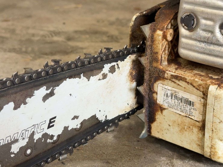 stihl-ms-291-chainsaw-with-stihl-2-cycle-engine-oil-image-7