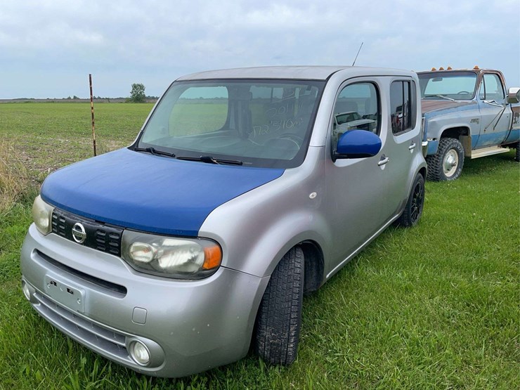 2011-nissan-cube-image-1