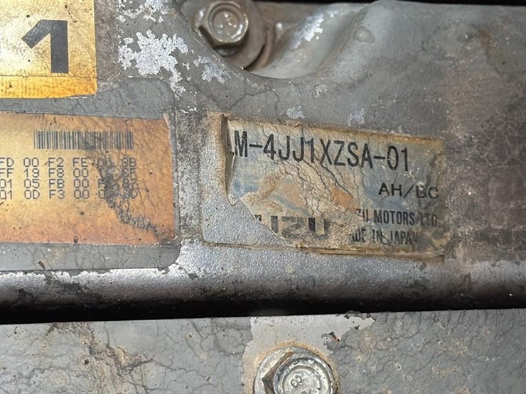 2012-hitachi-zx160-image-40