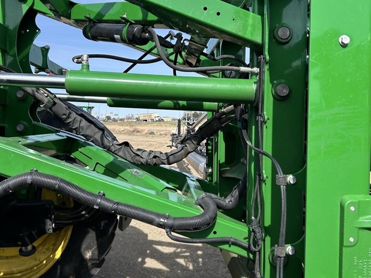 2020-john-deere-r4045-image-66