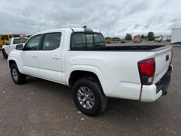 2018-toyota-tacoma-sr5-image-6