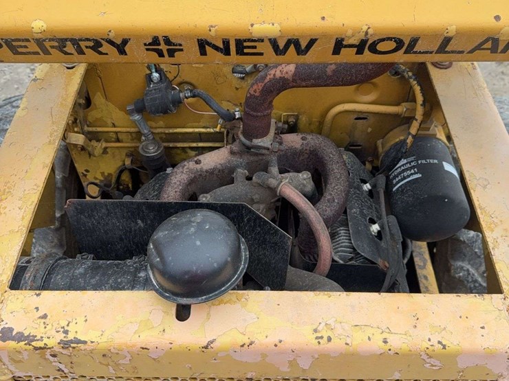 new-holland-l425-image-5