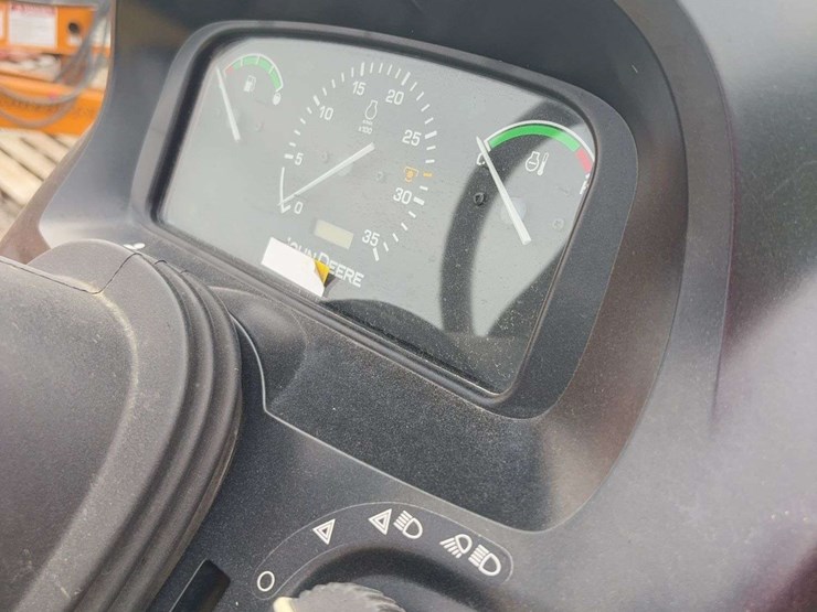 2015-john-deere-4105-image-22