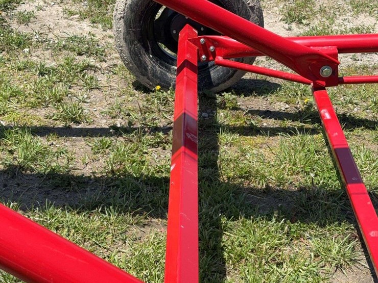 2023-westfield-mkx-x-21073-swing-away-auger,-10"-x-73ft,-540-pto-(inside-building),-low-use-image-16