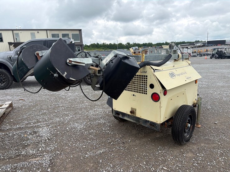 ingersoll-rand-light-tower-image-3