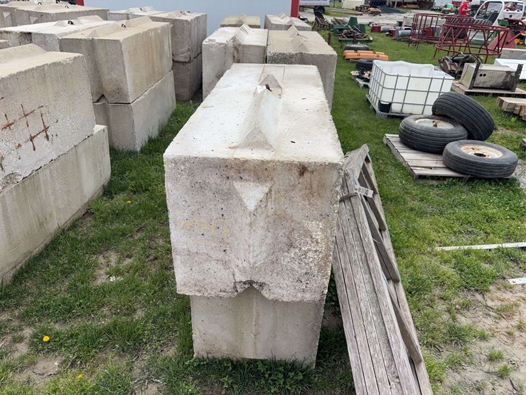 2-mafia-blocks-2ft-x2ft-x-6ft-image-2