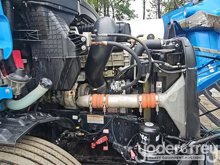 2019-freightliner-cascadia-116-image-11