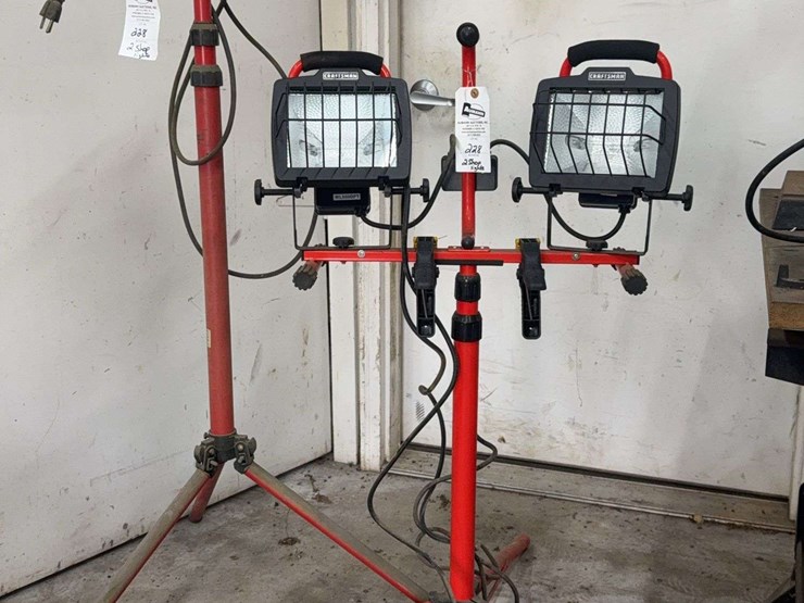 craftsman-work-lights-with-stands-image-3