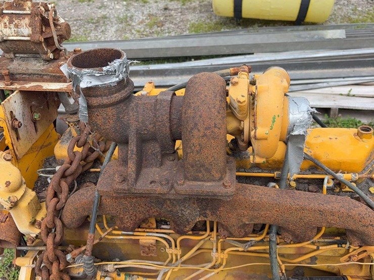john-deere-engine-out-of-small-loader-image-4