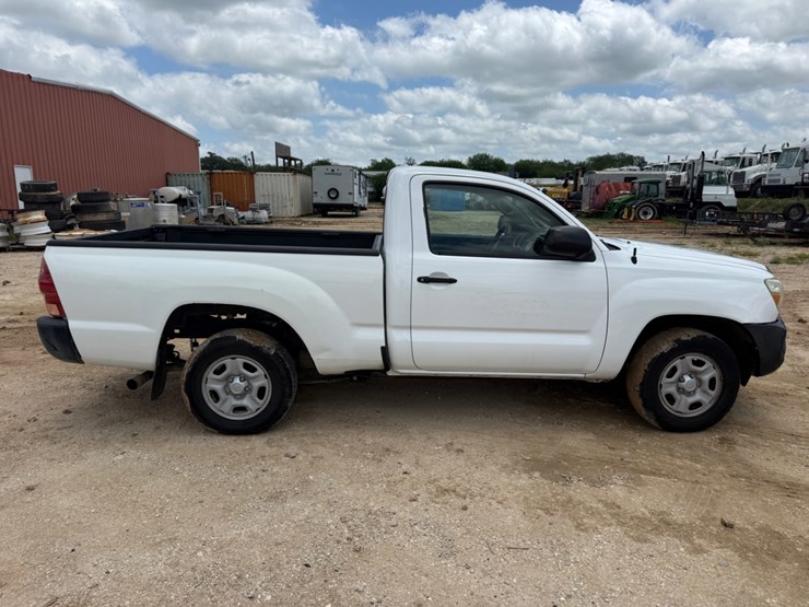 2014-toyota-tacoma-image-5