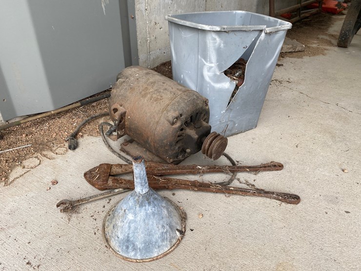 #3581-•-assorted-hardware,-electric-motor,-bolt-cutters-and-more-image-2