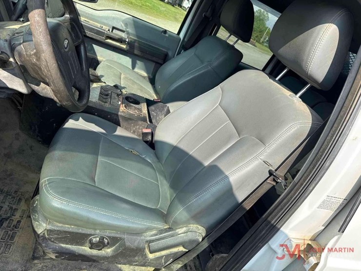 2011-ford-f550-xl-image-32