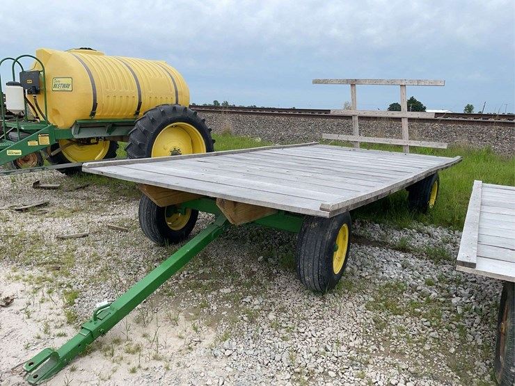 john-deere-1065-hay-rack-wagon,-10-ton-running-gear-image-2