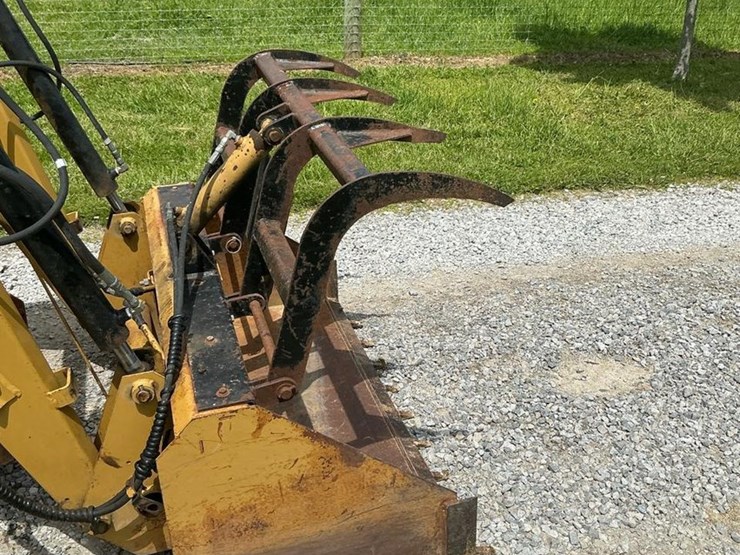 #121-•-2014-magnatrac-mh-7000-crawler-loader-image-36