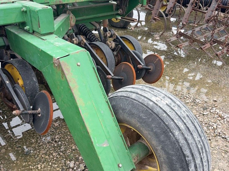 john-deere-750-image-9
