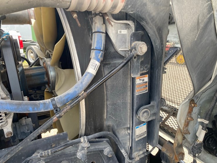 2014-kenworth-t400-single-axle-day-cab-semi-tractor-image-38