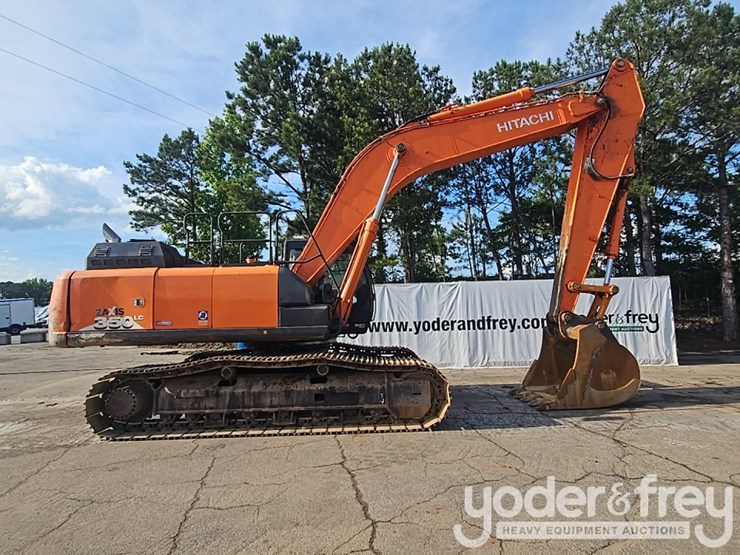 2018-hitachi-zx350-image-6