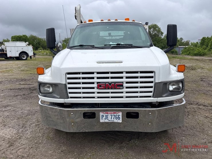 2003-gmc-c5500-service-truck-image-7