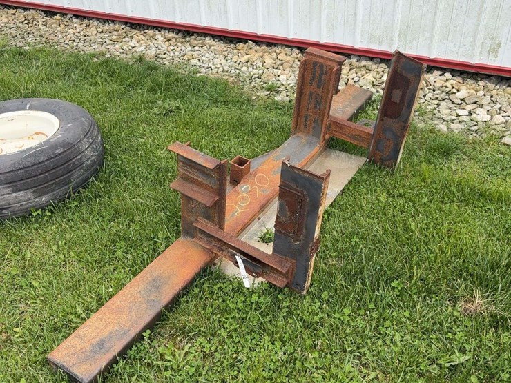 truck-bumper-with-reese-hitch-insert-image-2