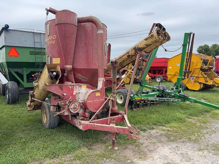 new-holland-354-image-2