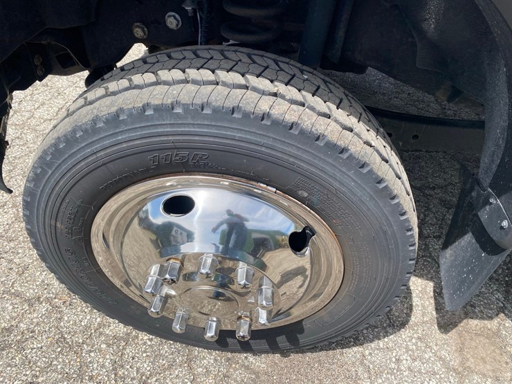 2019-ford-f-450-service-truck-image-57