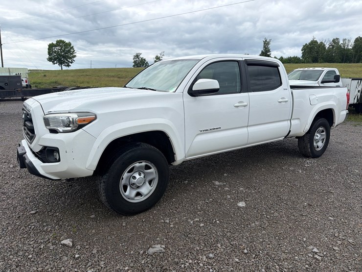 2017-toyota-tacoma-image-1