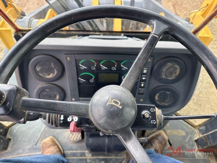 2004-deere-624j-image-31