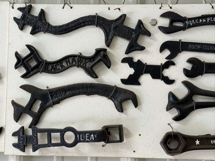 cast-iron-implement-wrenches-image-2