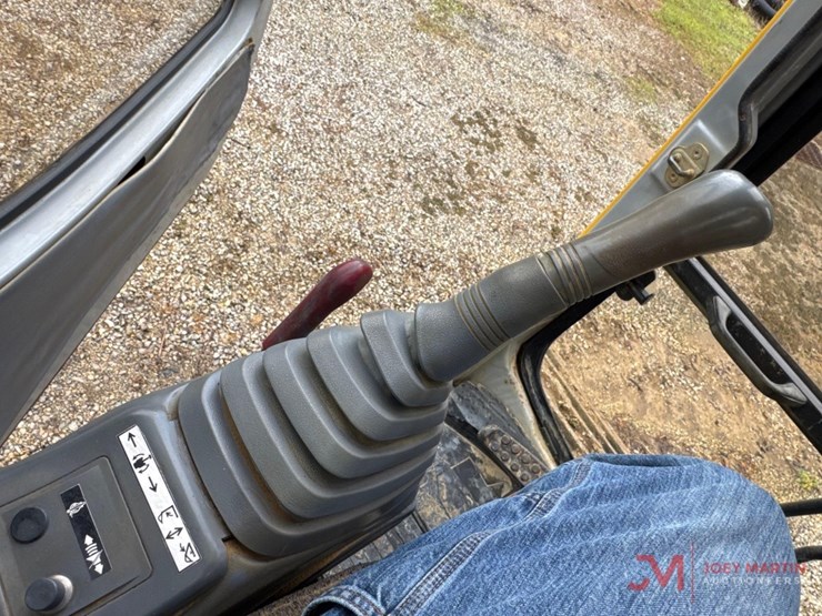 1999-deere-330-lc-image-32