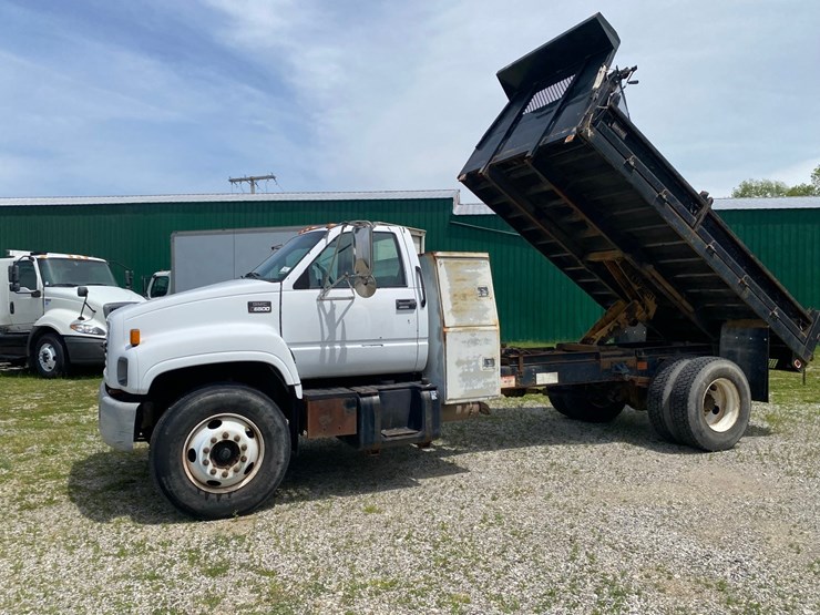 2002-gmc-6500-dump-truck-image-1