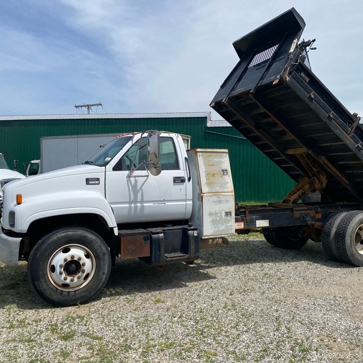 2002 GMC 6500 Dump Truck
