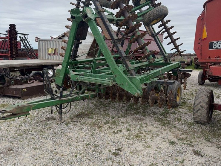 john-deere-331-image-2
