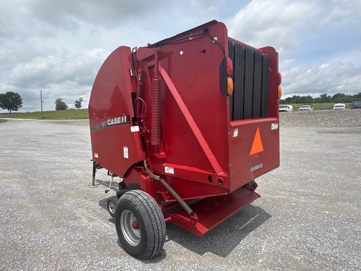 2016-case-ih-rb455a-image-3