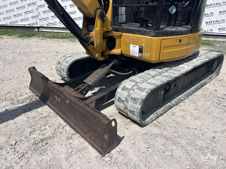 caterpillar-305e-mini-excavator-image-14