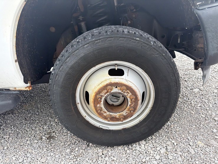 ford-f350-xl-image-12