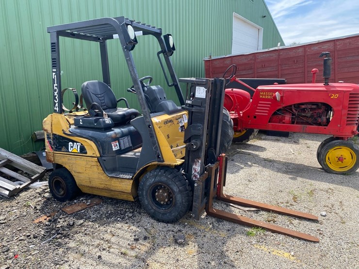cat-gp15n-forklift-image-1