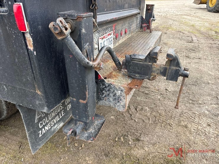 2003-gmc-c5500-service-truck-image-15