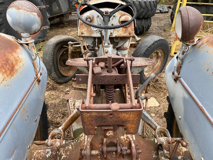 #3503-•-ferguson-wide-front-tractor-image-21