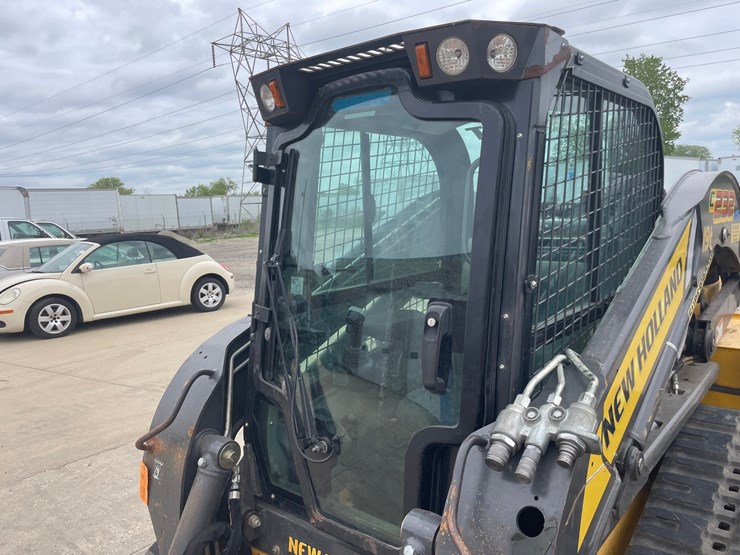 2019-new-holland-c232-image-11