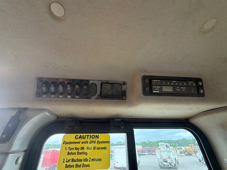 komatsu-d65exi-18-image-24