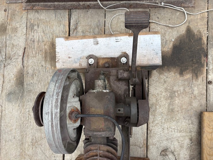 #5533-•-old-gasoline-engine-image-8