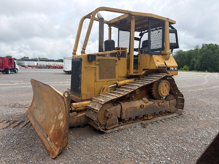 caterpillar-d4h-xl-image-1