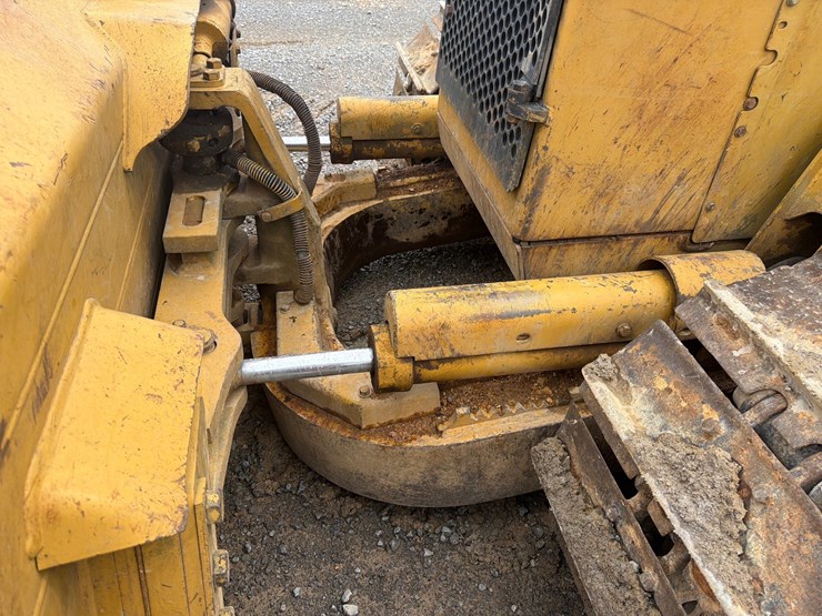 caterpillar-d4h-xl-image-12