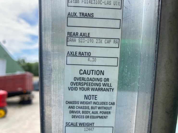 2014-kenworth-t400-single-axle-day-cab-semi-tractor-image-73