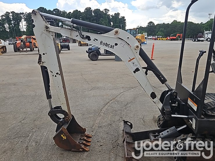 2013-bobcat-324m-image-24
