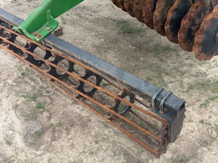 2013-john-deere-2623-image-22
