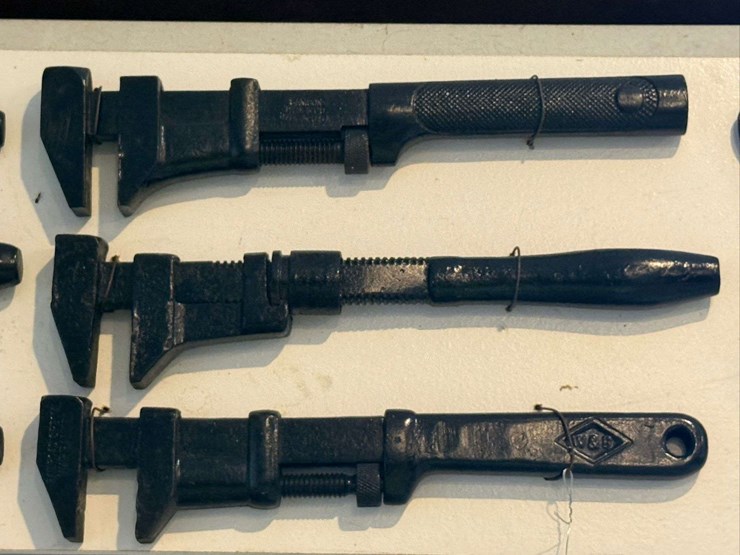 collection-of-wrenches-and-screwdrivers-image-3