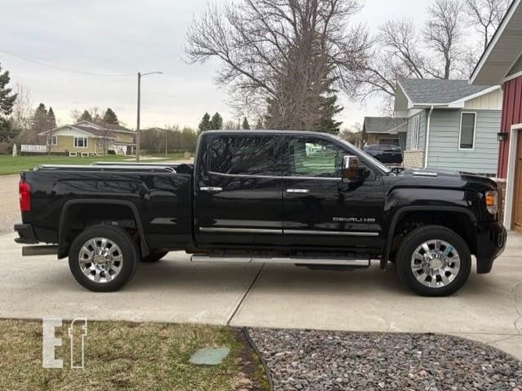 2019-gmc-sierra-2500hd-denali-image-1