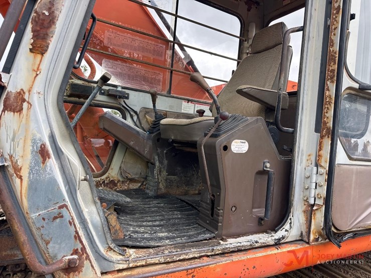 hitachi-ex270-lc-image-29